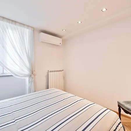 Apartment Piazza Savoia Stylish Flat Turin